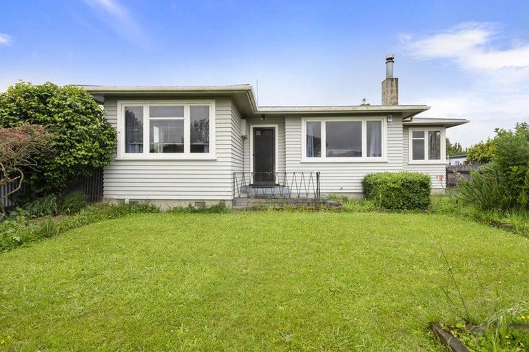 Photo of property in 19 Pembroke Street, Highbury, Palmerston North, 4412