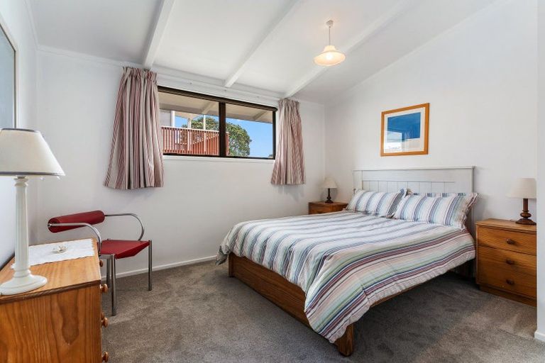 Photo of property in 218 Patuwai Drive, Whangamata, 3620