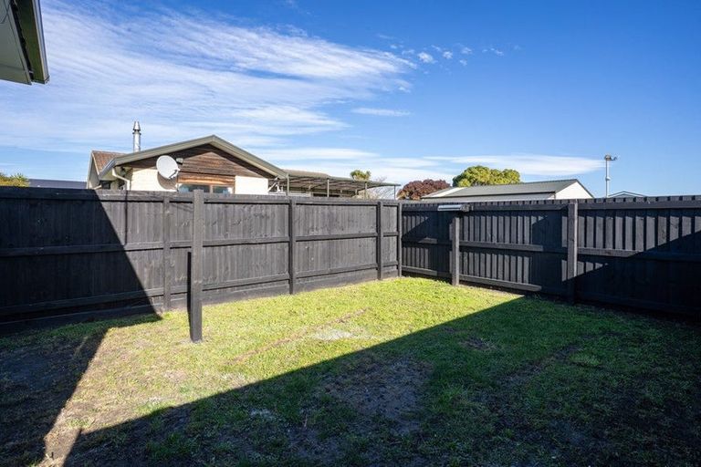 Photo of property in 17 Woodgrove Avenue, North New Brighton, Christchurch, 8083