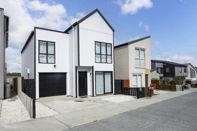 Photo of property in 12 Berba Lane, Westgate, Auckland, 0814