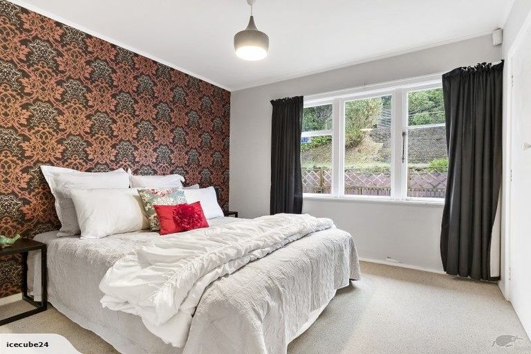 Photo of property in 125 Broderick Road, Johnsonville, Wellington, 6037