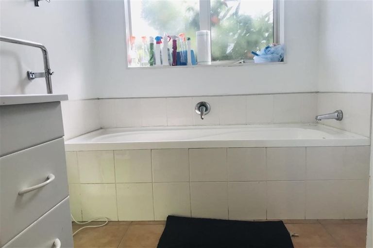 Photo of property in 90 Manuroa Road, Takanini, 2112