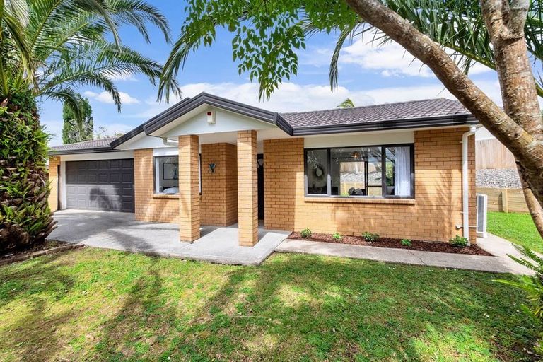 Photo of property in 47 Fleetwood Drive, Henderson, Auckland, 0612