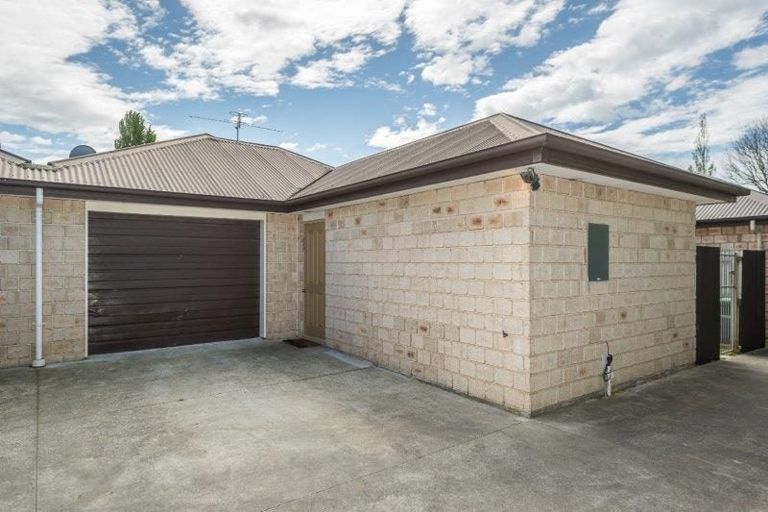 Photo of property in 65 Cleveland Street, Edgeware, Christchurch, 8013