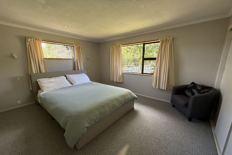 Photo of property in 16 Kuri Place, Wanaka, 9305