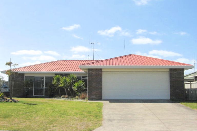 Photo of property in 18 Romana Crescent, Papamoa Beach, Papamoa, 3118