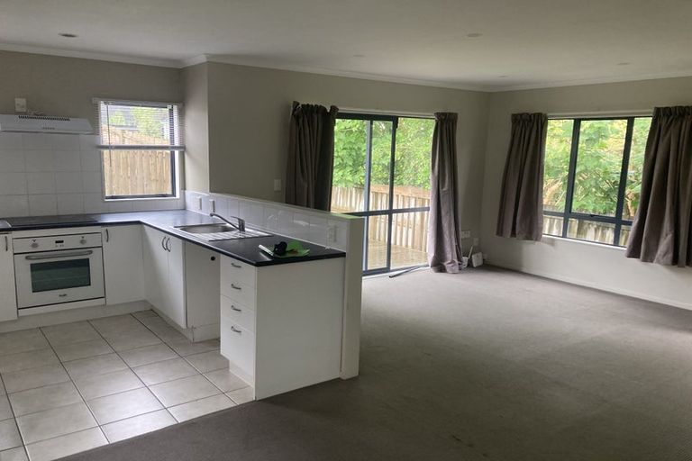 Photo of property in 21 Mona Vale, West Harbour, Auckland, 0618
