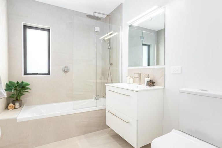 Photo of property in 42 Turtleback Avenue, Whitby, 5024