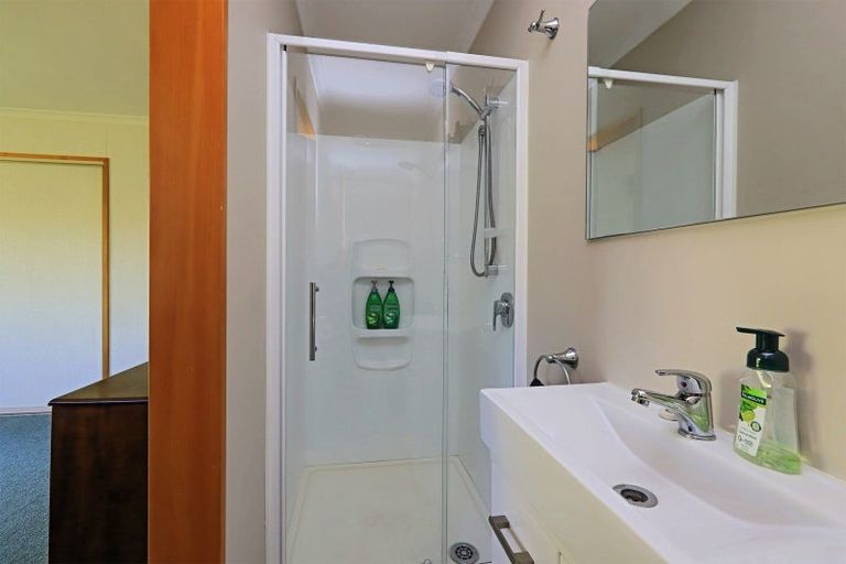 Photo of property in 18b Knightsbridge Place, Taradale, Napier, 4112