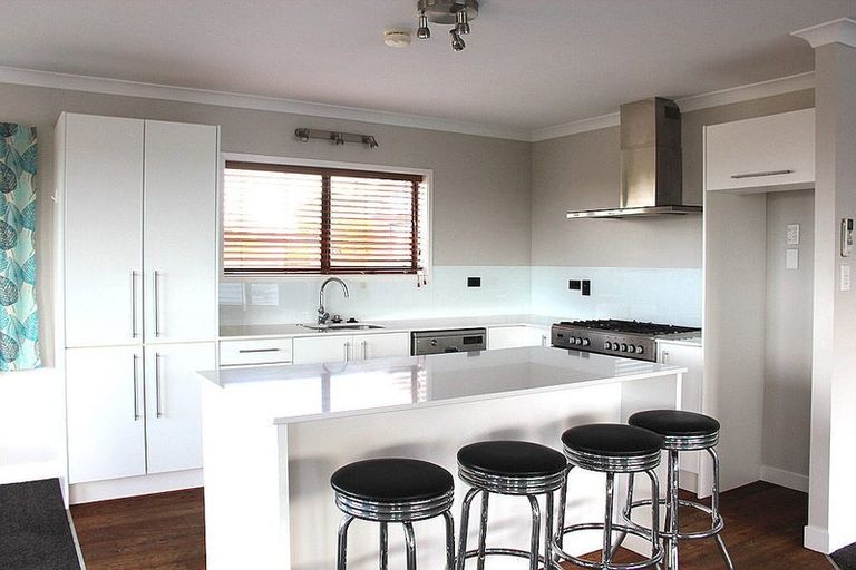 Photo of property in 32 Coronation Road, Hillcrest, Auckland, 0627