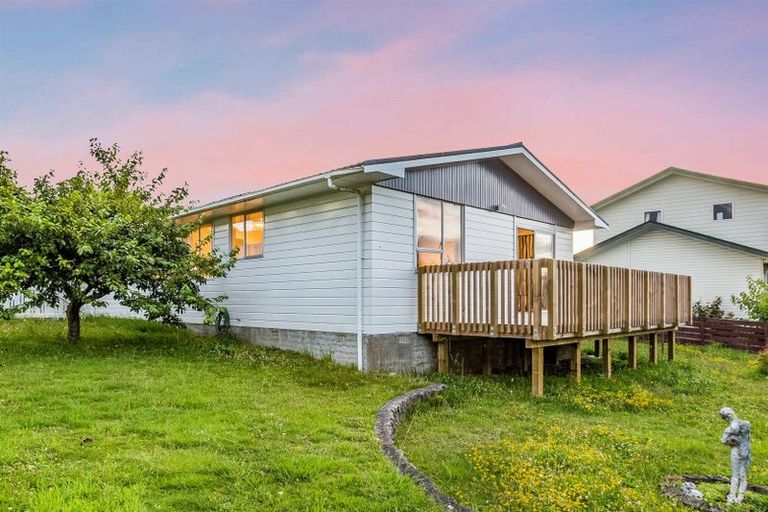 Photo of property in 45 Hicks Close, Whitby, Porirua, 5024
