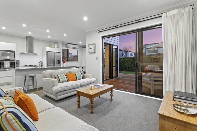 Photo of property in 23 Ian Morrison Road, Hobsonville, Auckland, 0616