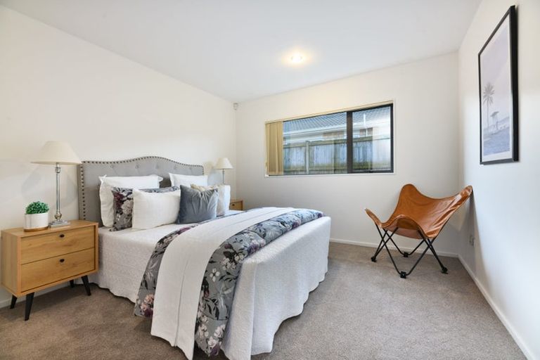 Photo of property in 6 Riverglade Parkway, Te Atatu South, Auckland, 0610