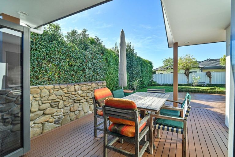 Photo of property in 37 Fairview Place, Havelock North, 4130