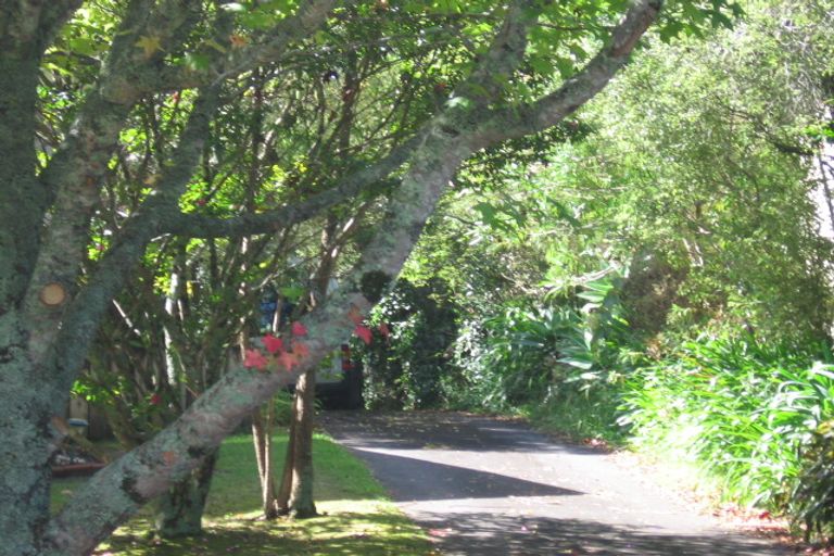 Photo of property in 19 Havelle Avenue, Titirangi, Auckland, 0604