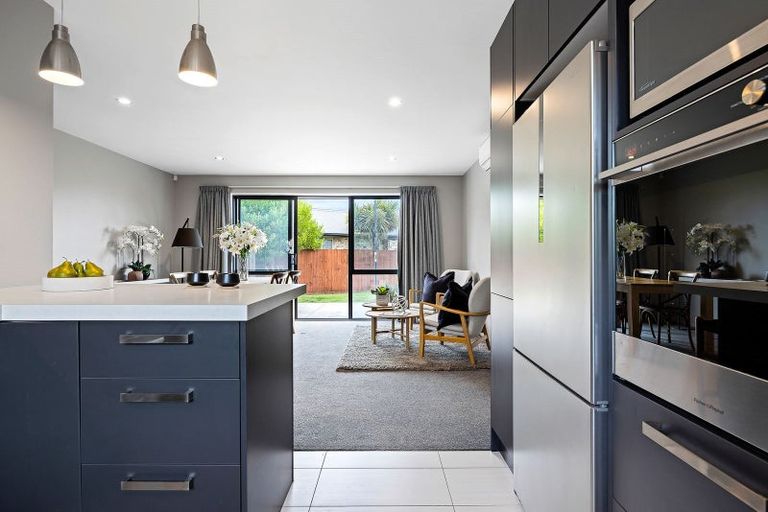 Photo of property in 15 Mollymawk Place, Woolston, Christchurch, 8023