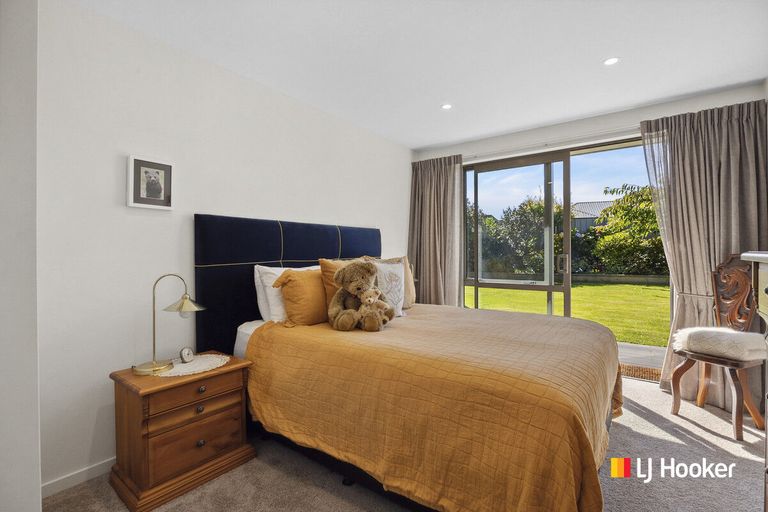 Photo of property in 17 Awa Toru Drive, Fairfield, Dunedin, 9018