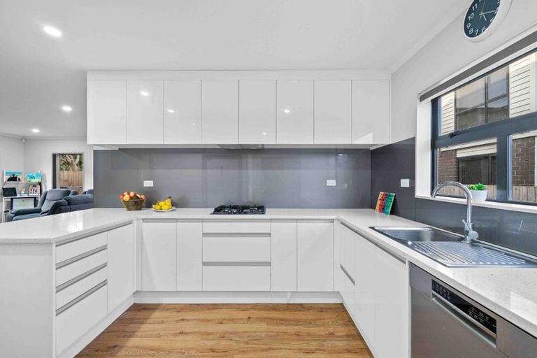 Photo of property in 102a Fitzroy Street, Papatoetoe, Auckland, 2104