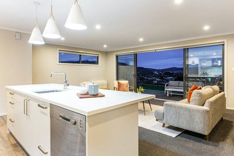Photo of property in 18a Omaka Place, Aotea, Porirua, 5024