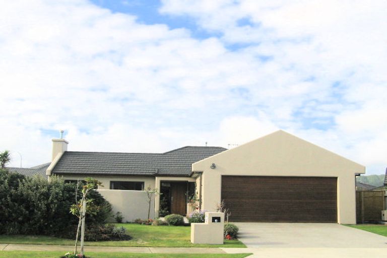 Photo of property in 3 San Priamo Place, Paraparaumu Beach, Paraparaumu, 5032