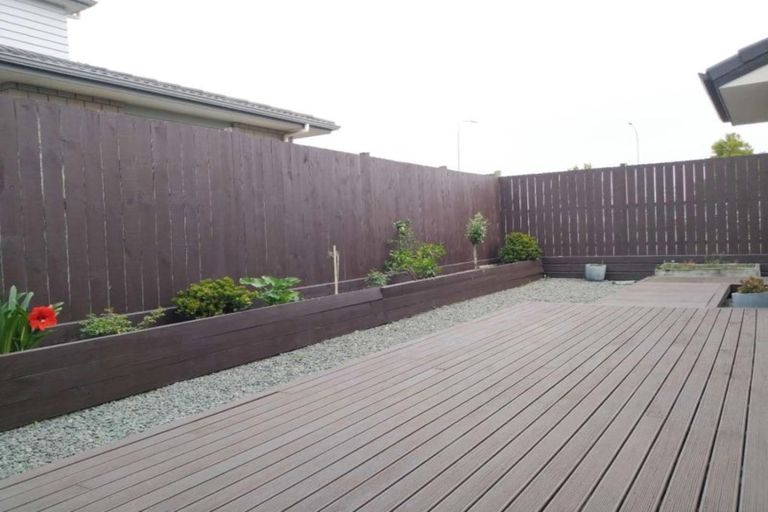 Photo of property in 9 Bushpark Place, Flat Bush, Auckland, 2016