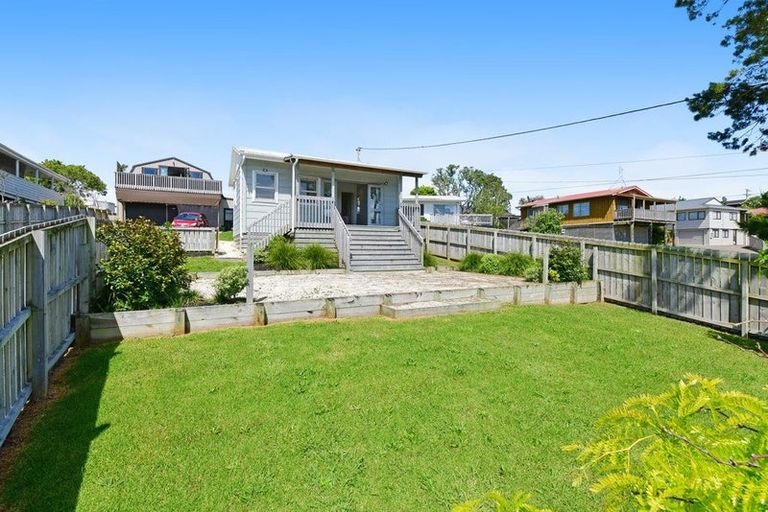 Photo of property in 12a Matai Road, Stanmore Bay, Whangaparaoa, 0932