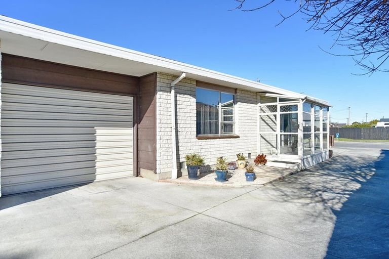 Photo of property in 1/168 Sawyers Arms Road, Bishopdale, Christchurch, 8053
