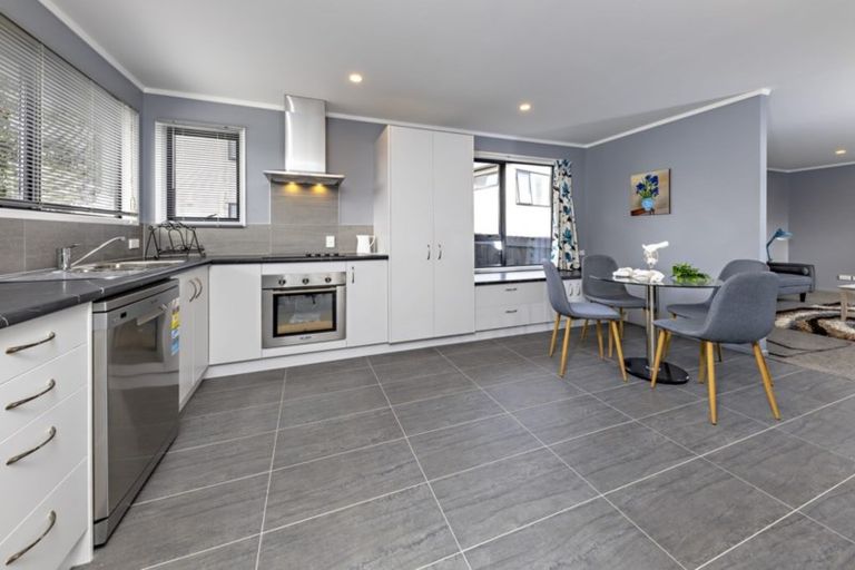 Photo of property in 4 Ririno Place, Manurewa, Auckland, 2102