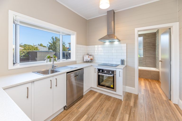 Photo of property in 74 Cumnor Terrace, Woolston, Christchurch, 8023