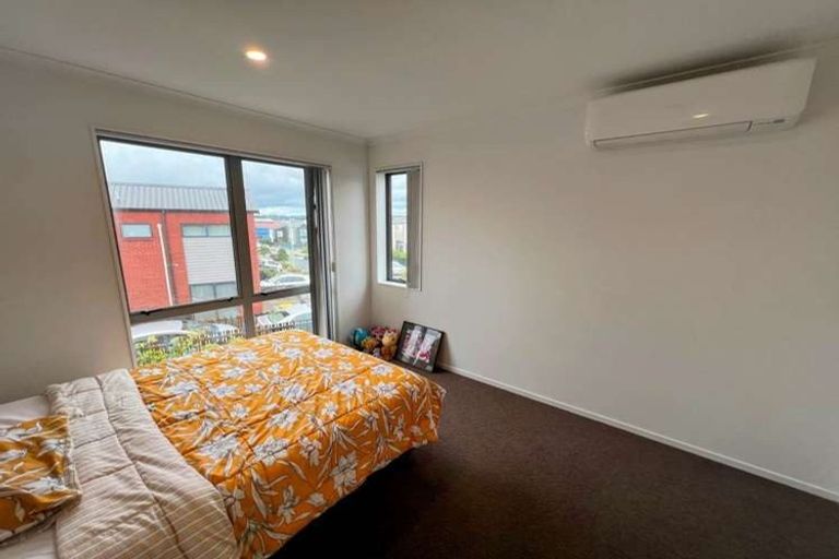 Photo of property in 12 Te Rito Road, Hobsonville, Auckland, 0616