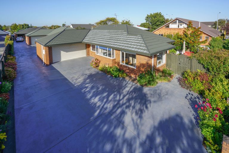 Photo of property in 4 Daniels Road, Redwood, Christchurch, 8051