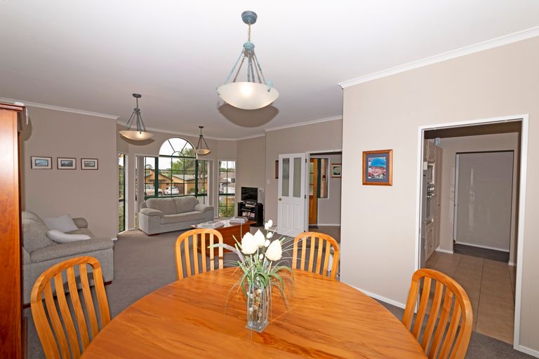 Photo of property in 5 Hoya Court, Henderson, Auckland, 0610