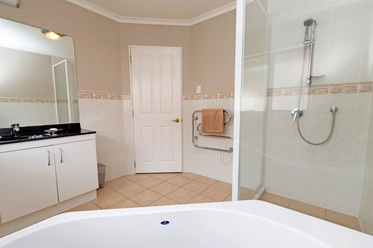 Photo of property in 5 Hoya Court, Henderson, Auckland, 0610