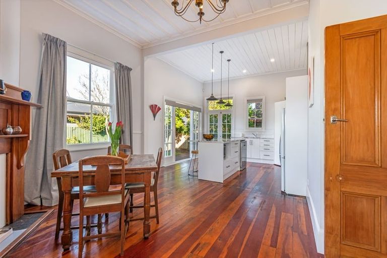 Photo of property in 19 Alfred Street, Roslyn, Palmerston North, 4414