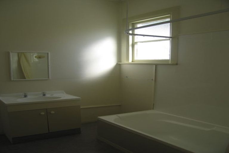 Photo of property in 213 The Parade, Island Bay, Wellington, 6023