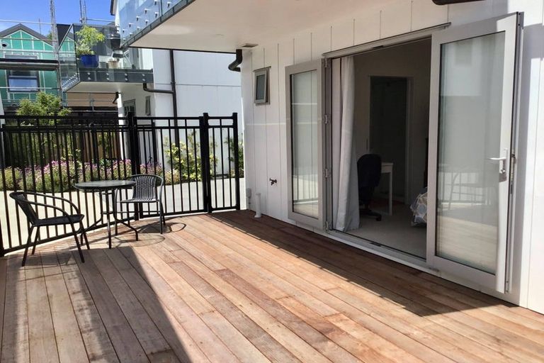 Photo of property in 2/108 Edgeware Road, St Albans, Christchurch, 8014