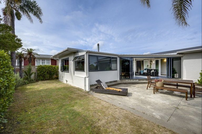 Photo of property in 13 Howard Road, Taradale, Napier, 4112