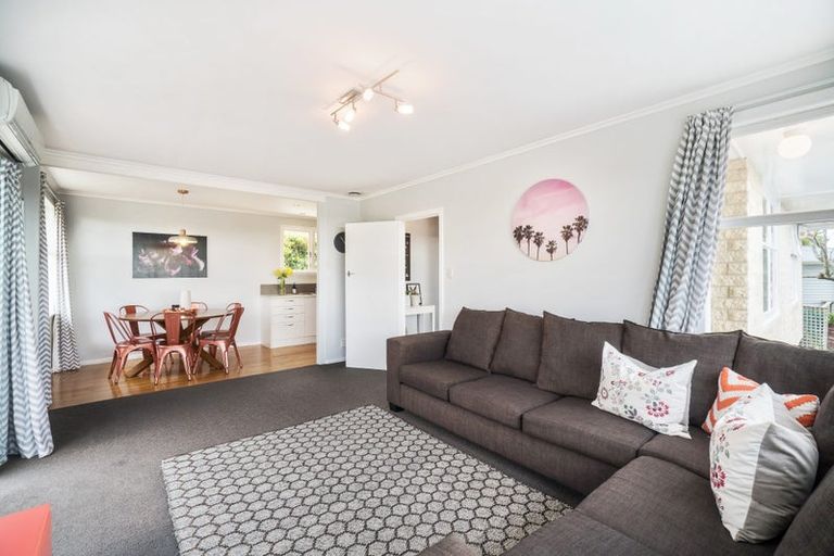 Photo of property in 3/10 Coroglen Avenue, Birkenhead, Auckland, 0626