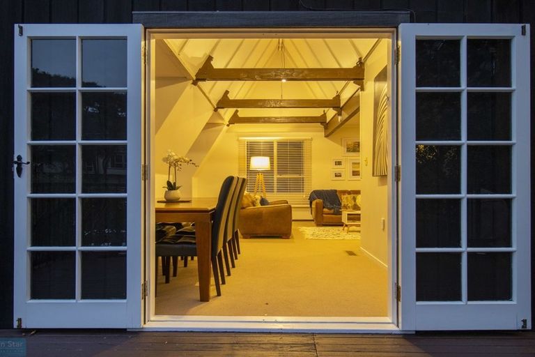 Photo of property in 21 Solander Place, Whitby, Porirua, 5024