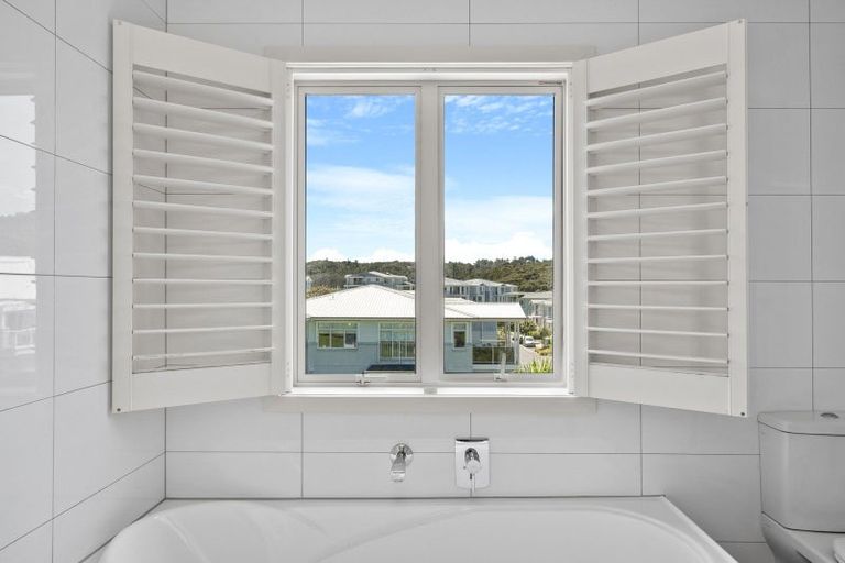 Photo of property in 37 Landmark Terrace, Orewa, 0931