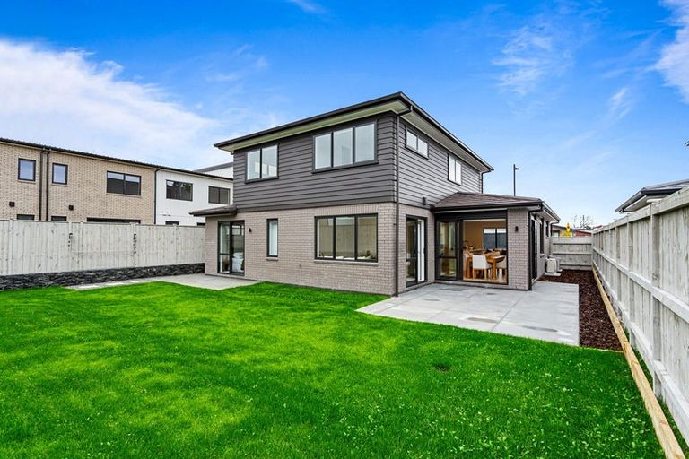 Photo of property in 77 Pepene Avenue, Takanini, Auckland, 2112