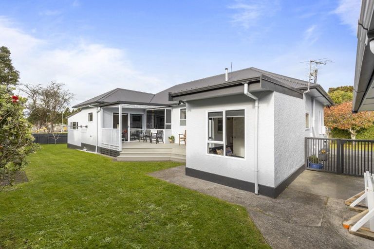 Photo of property in 25a Paynters Avenue, Strandon, New Plymouth, 4312