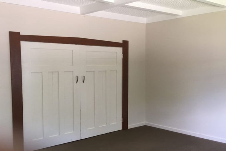 Photo of property in 35 Clayburn Road, Glen Eden, Auckland, 0602
