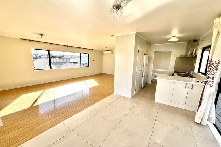 Photo of property in 2/127 Moore Street, Howick, Auckland, 2014