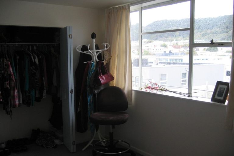 Photo of property in Grandstand Apartments, 80u6 Kent Terrace, Mount Victoria, Wellington, 6011