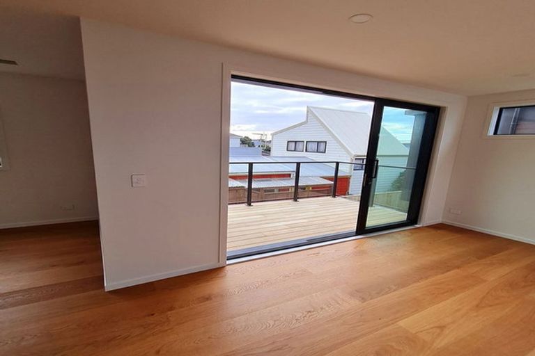 Photo of property in 112a Freyberg Street, Lyall Bay, Wellington, 6022