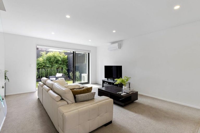 Photo of property in 25/82 East Coast Road, Milford, Auckland, 0620