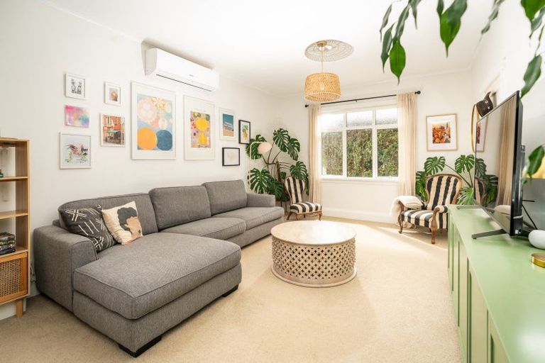 Photo of property in 2/11 Retter Street, Paparangi, Wellington, 6037