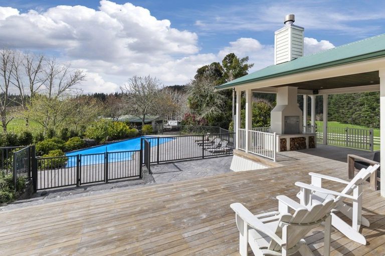 Photo of property in 683 Ararimu Valley Road, Helensville, Waimauku, 0882