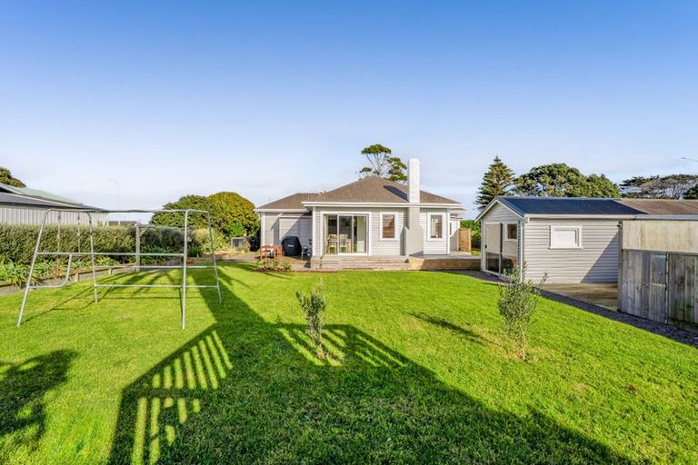 Photo of property in 147 Tasman Street, Opunake, 4616